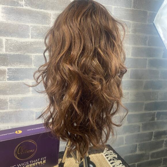 NEW Chic Lifestyle Genevieve Gingerbread Luxury Synthetic Wig CA1 W5299 - Picture 12 of 15
